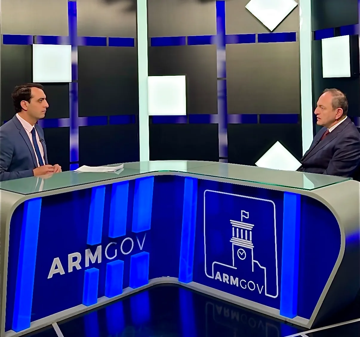 Samvel Kharazyan presented the initial results of the Universal Health Insurance system on the “Hraparakum” TV program